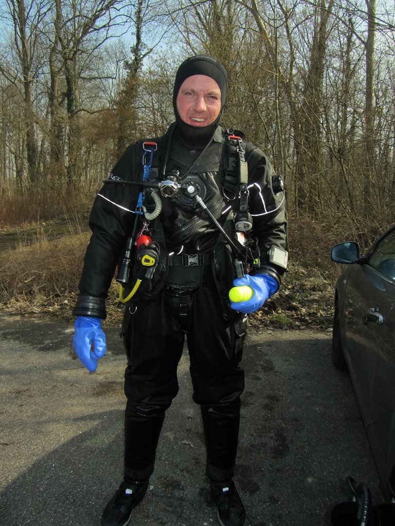 Kaltwassertauchen und Schatzsuche in Kork 2013
